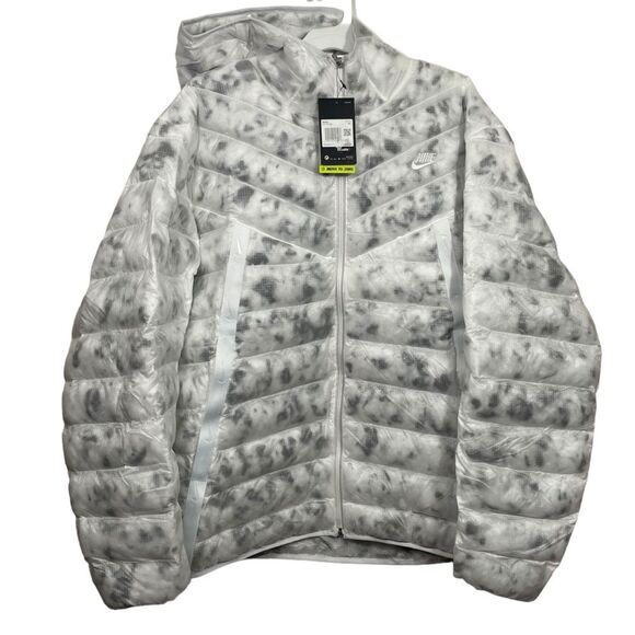 NWT Nike White Camo Puffer Winter Jacket - Picture 1 of 8